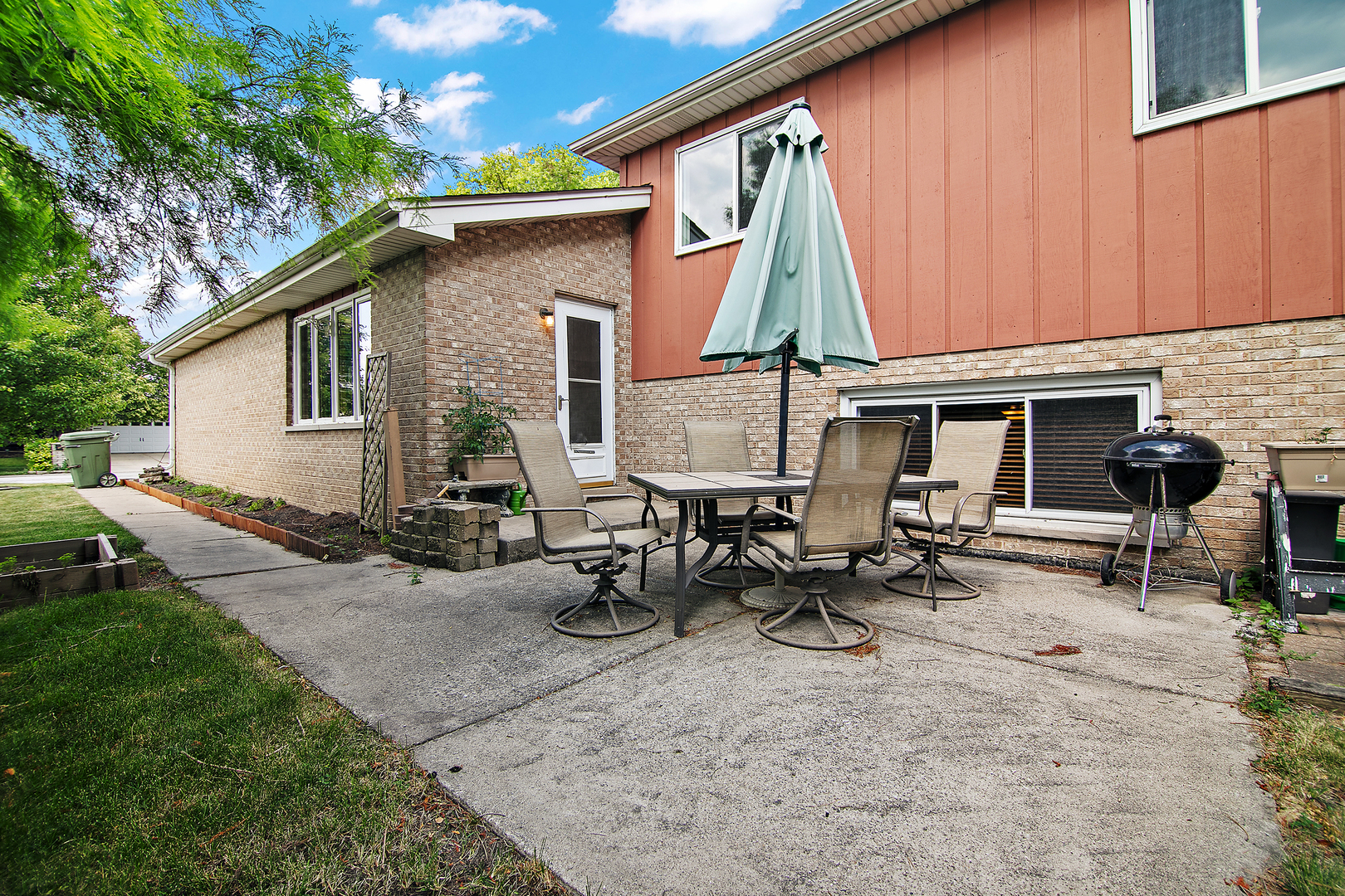 6937 Coachwood Trail