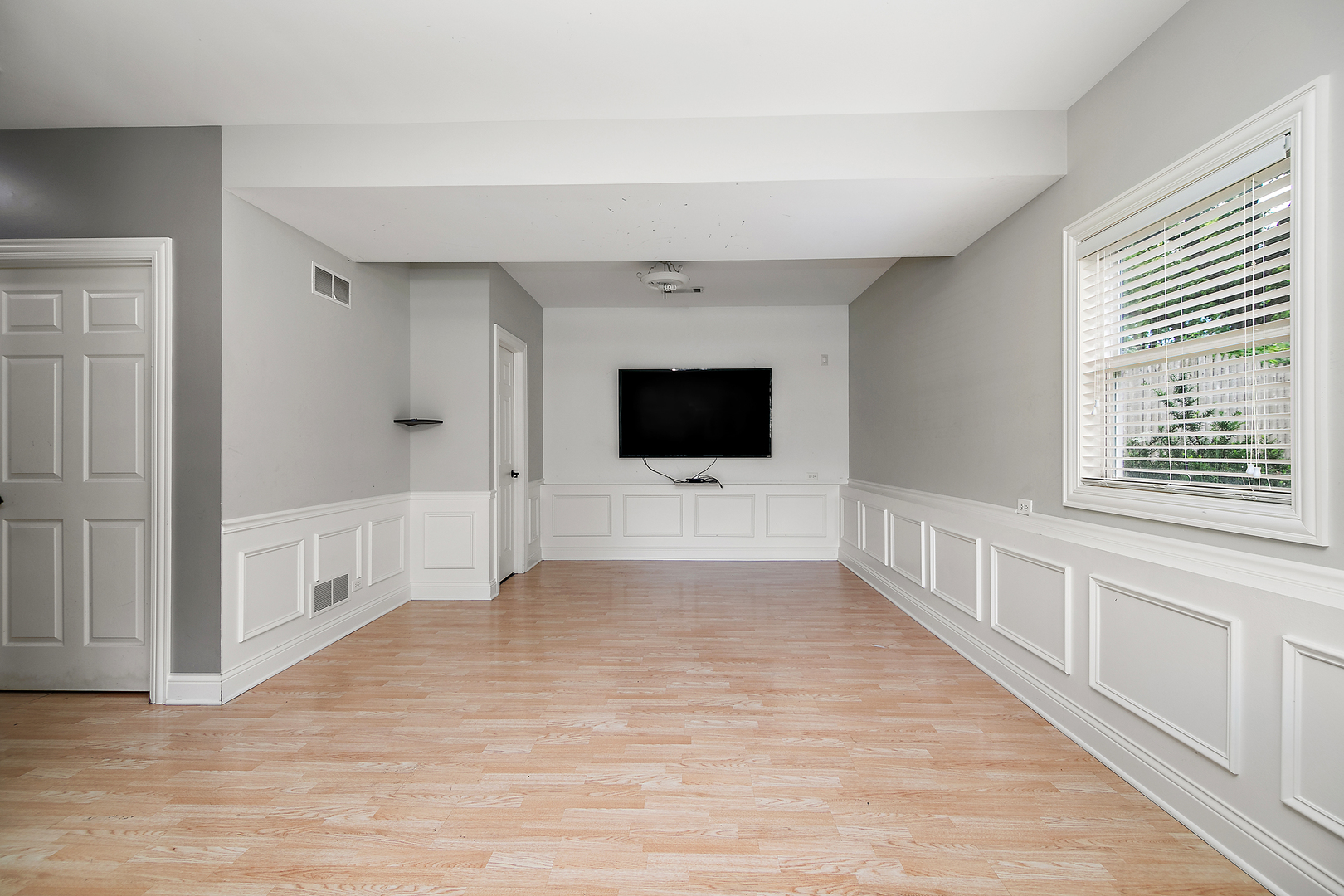 113 ADELLA Avenue