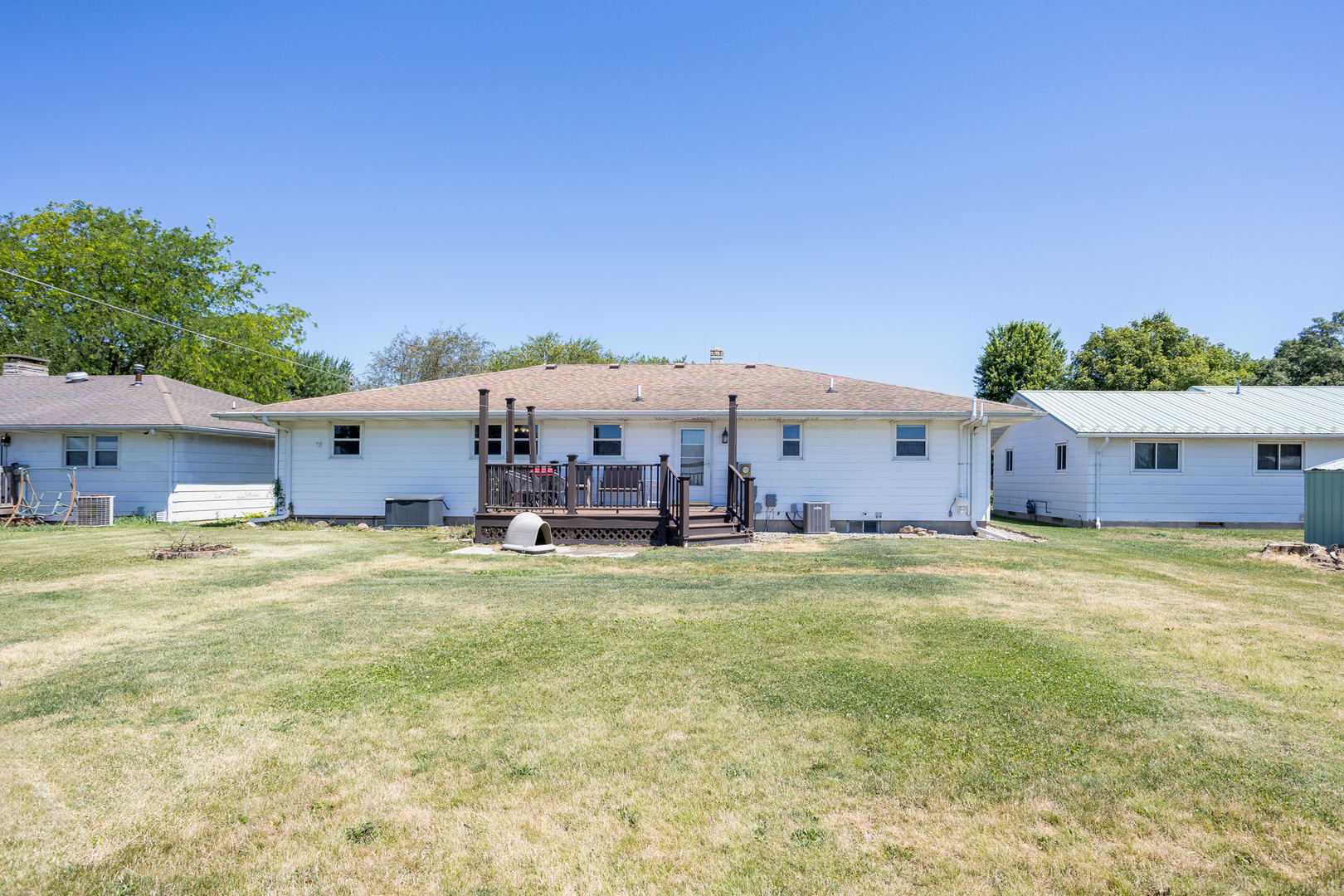 111 Countryside Lane N