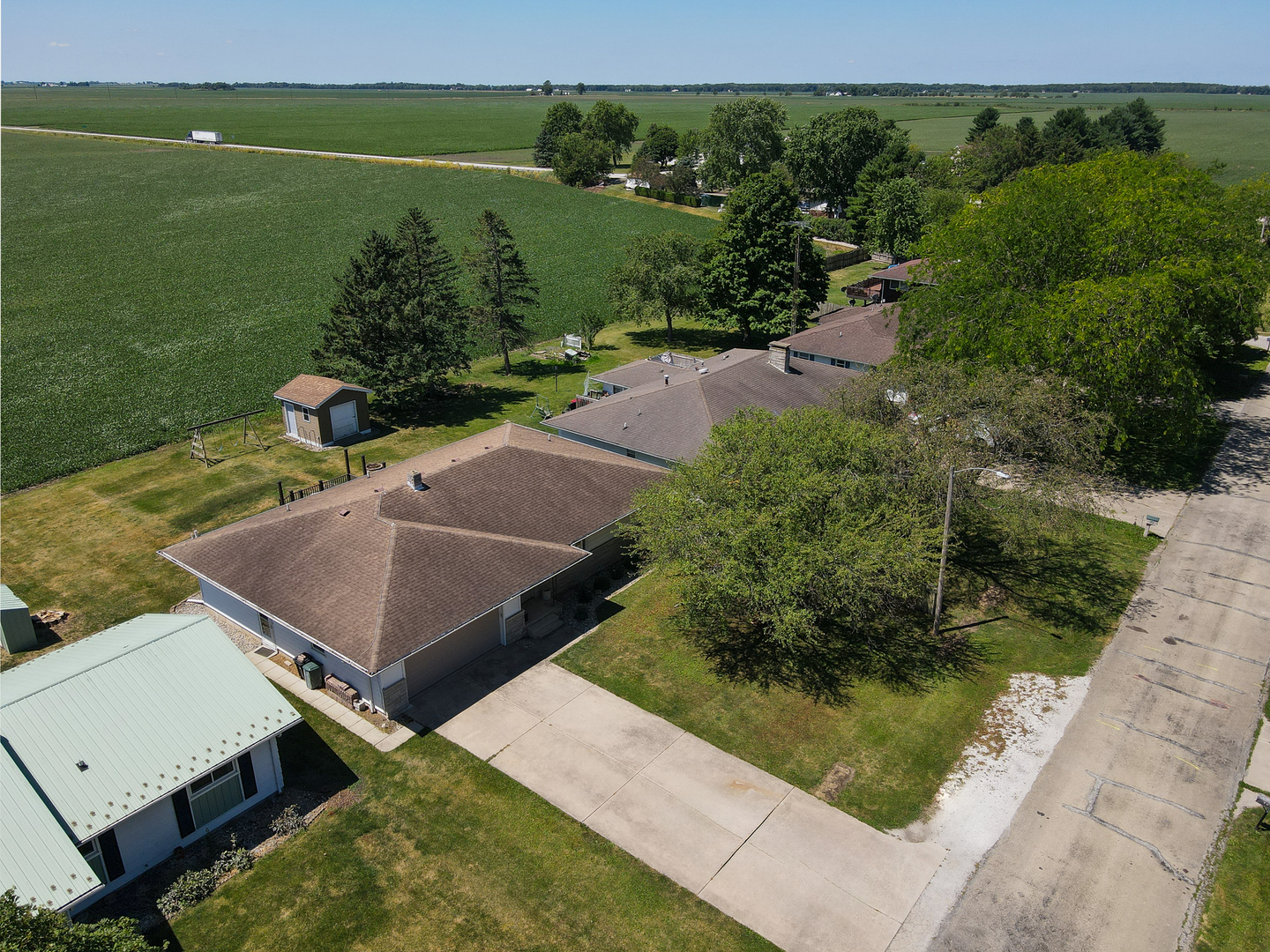 111 Countryside Lane N