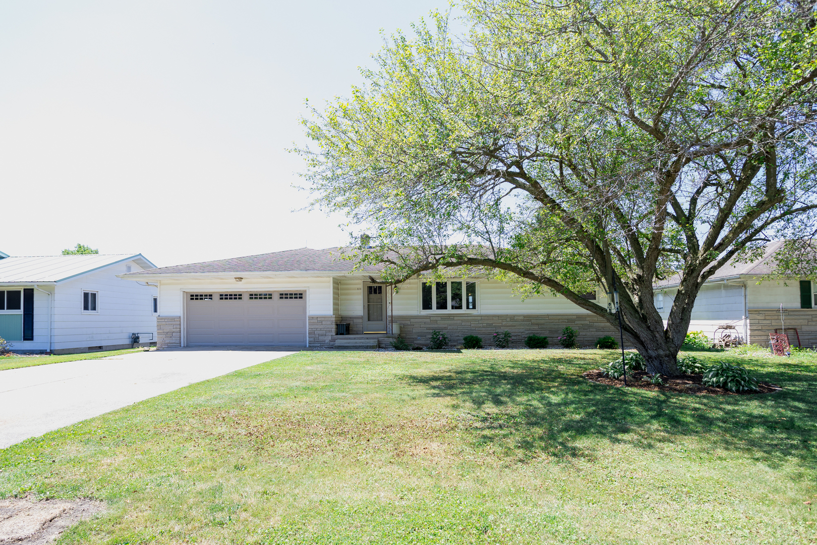 111 Countryside Lane N