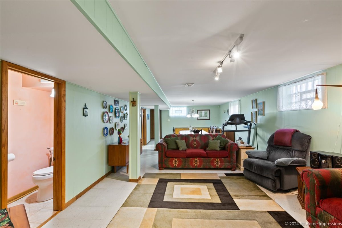2535 W 103rd Street