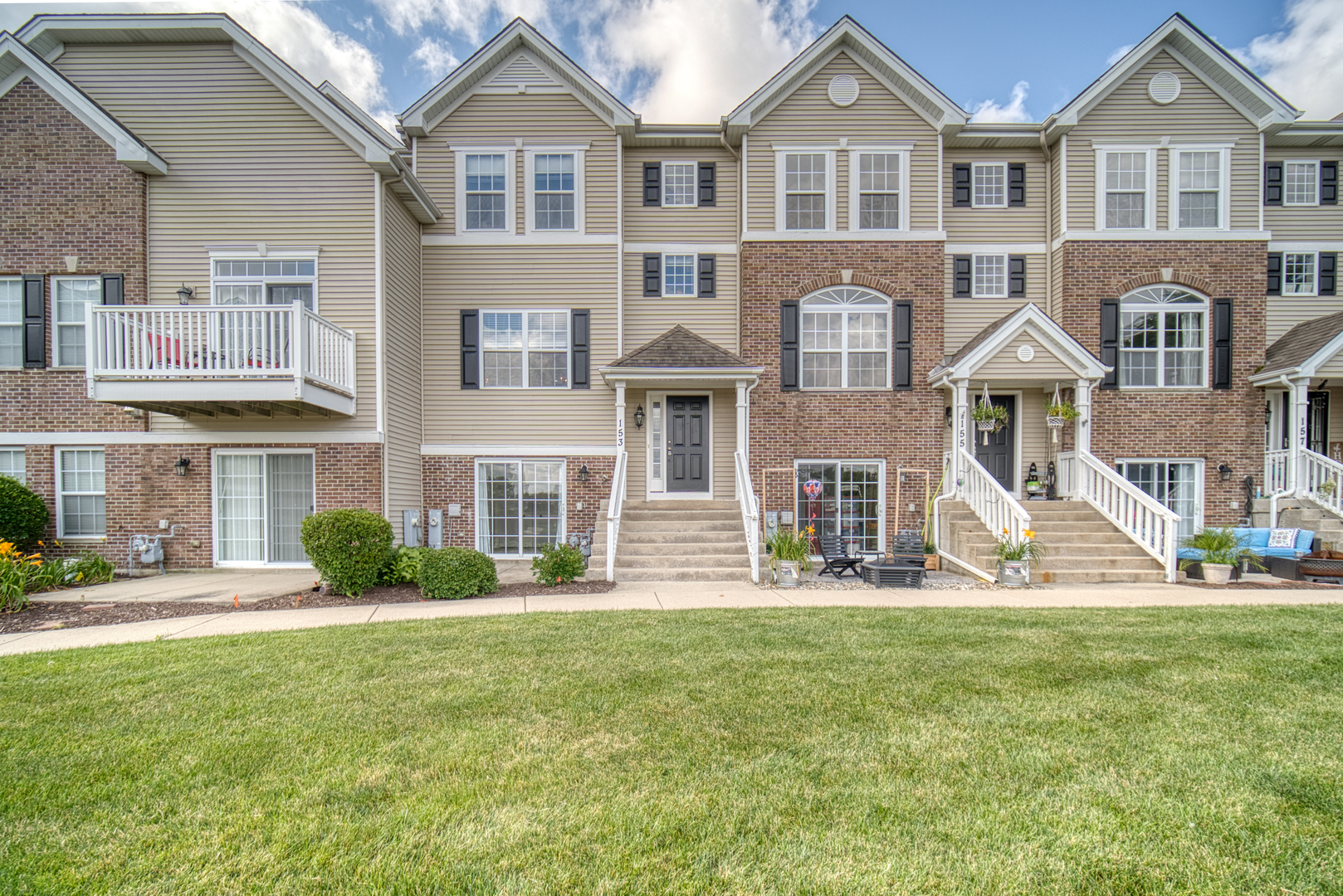 153 Lakeshore Drive