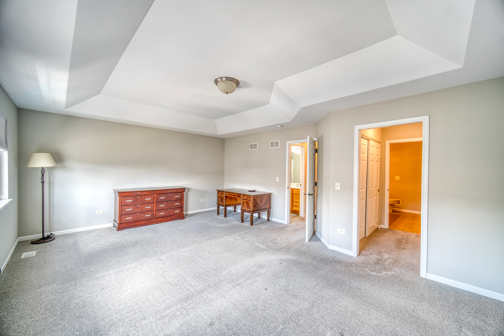 153 Lakeshore Drive