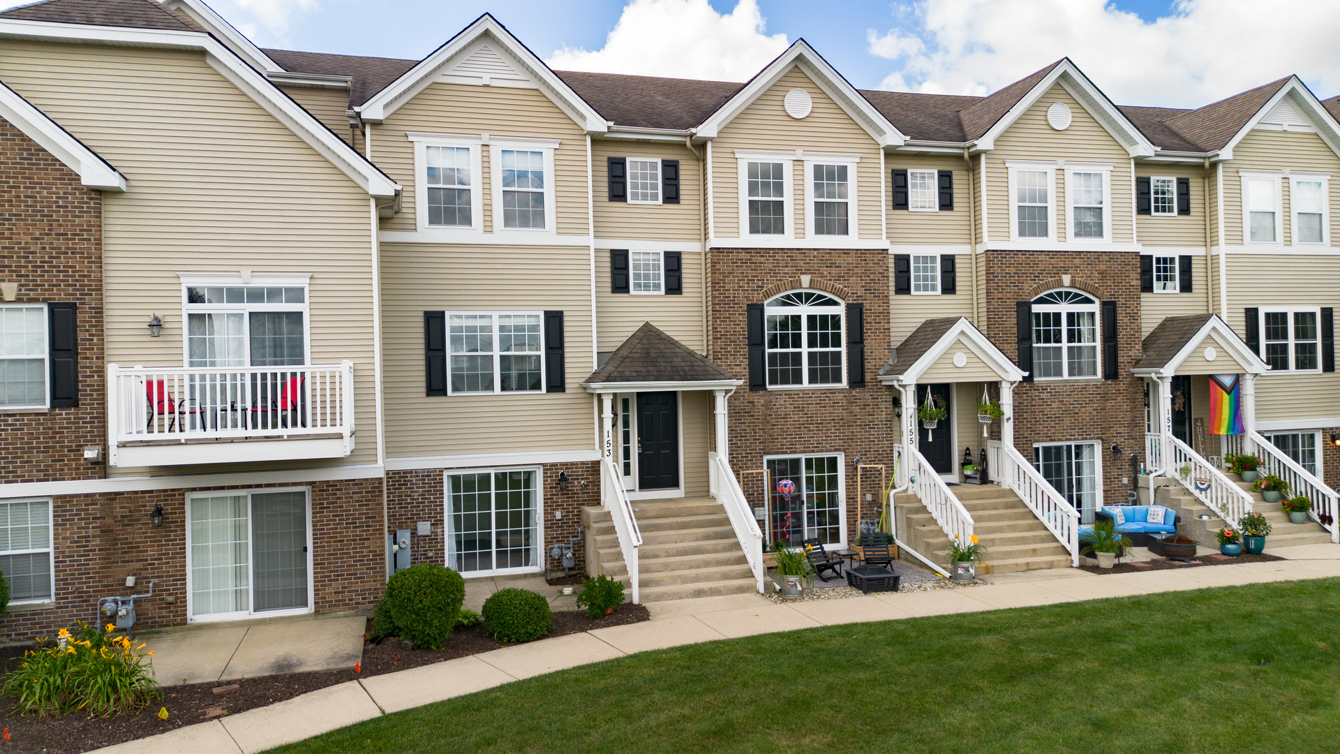 153 Lakeshore Drive
