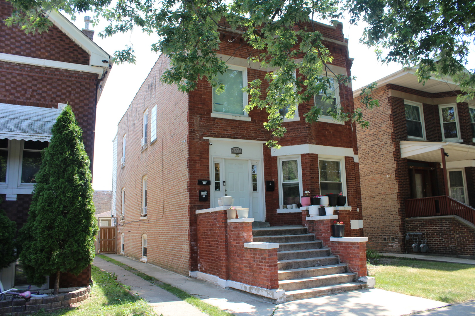 2411 S 56th Court