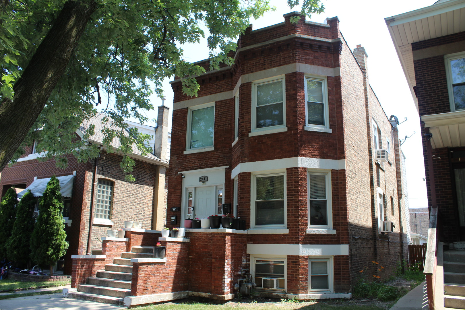 2411 S 56th Court