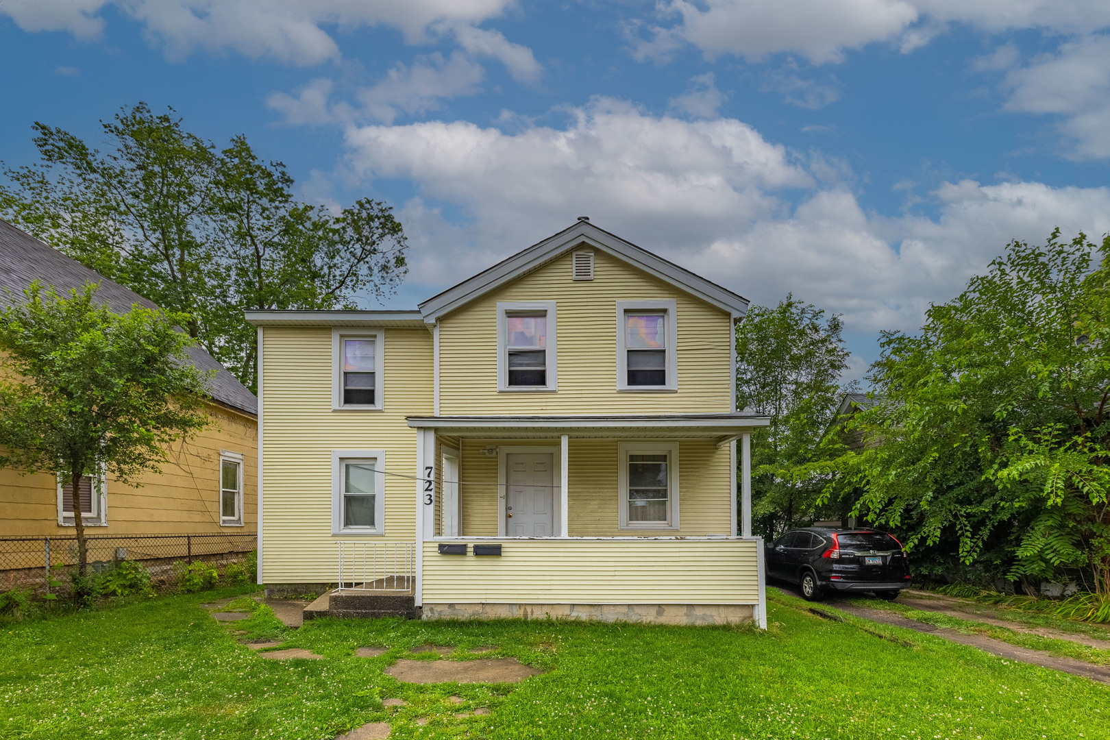 723 Richards Street