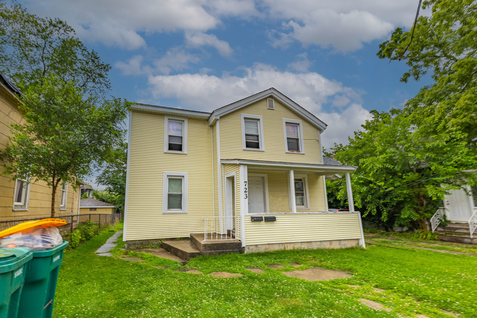 723 Richards Street