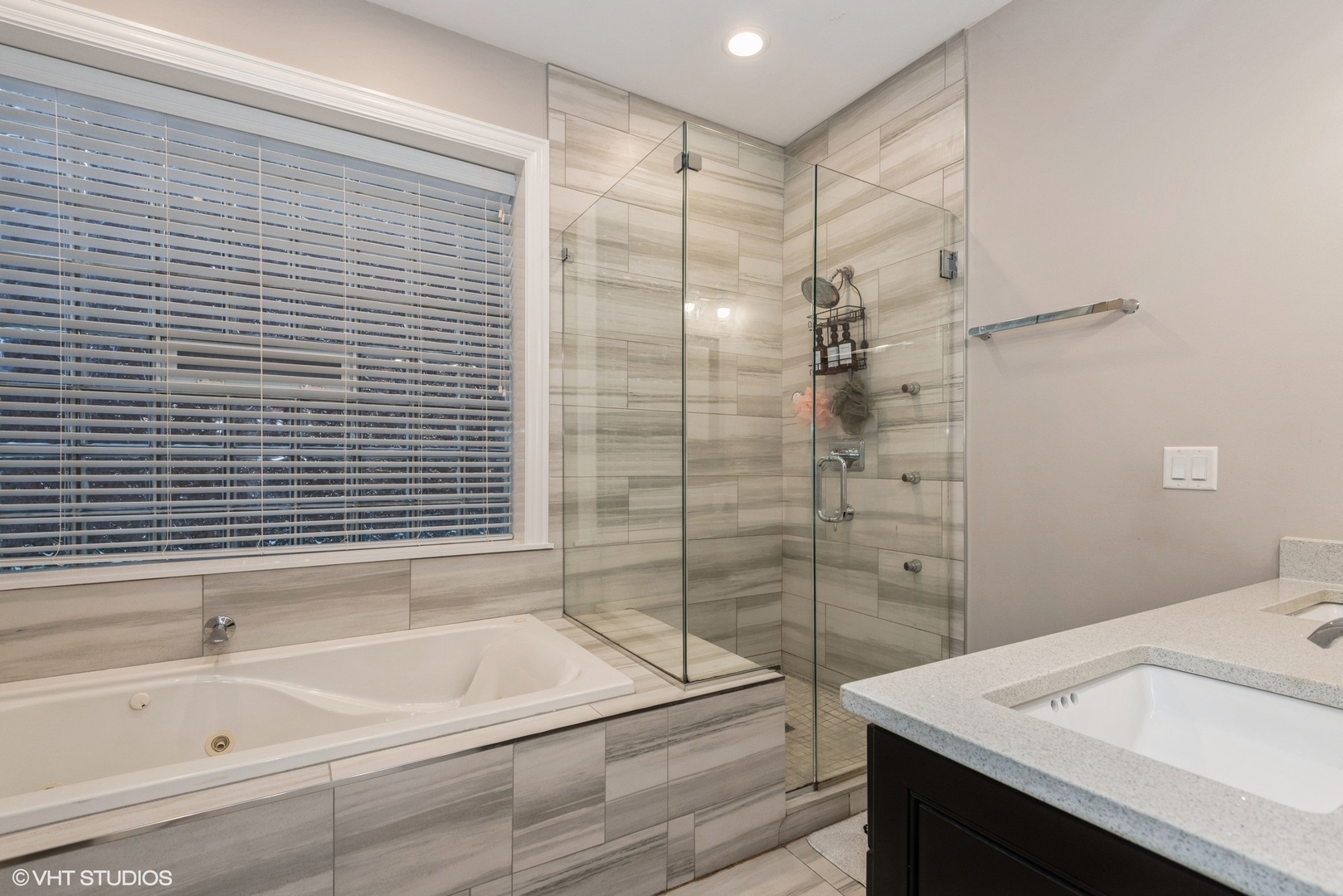 646 N Oakley Boulevard Unit: 1