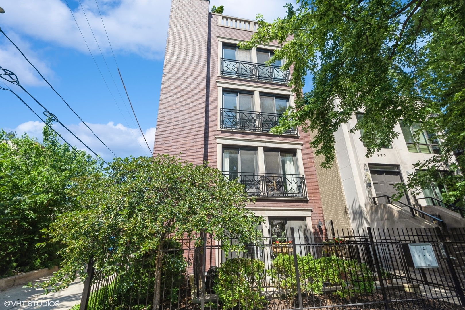 646 N Oakley Boulevard Unit: 1