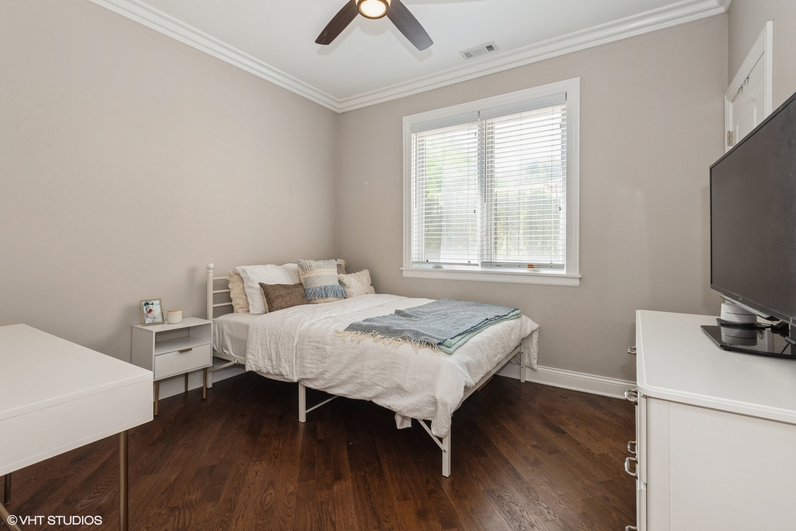 646 N Oakley Boulevard Unit: 1