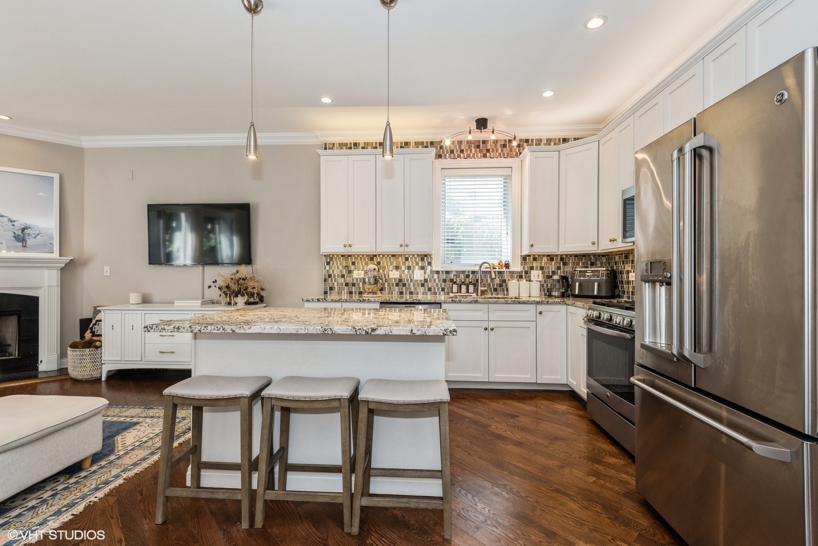 646 N Oakley Boulevard Unit: 1