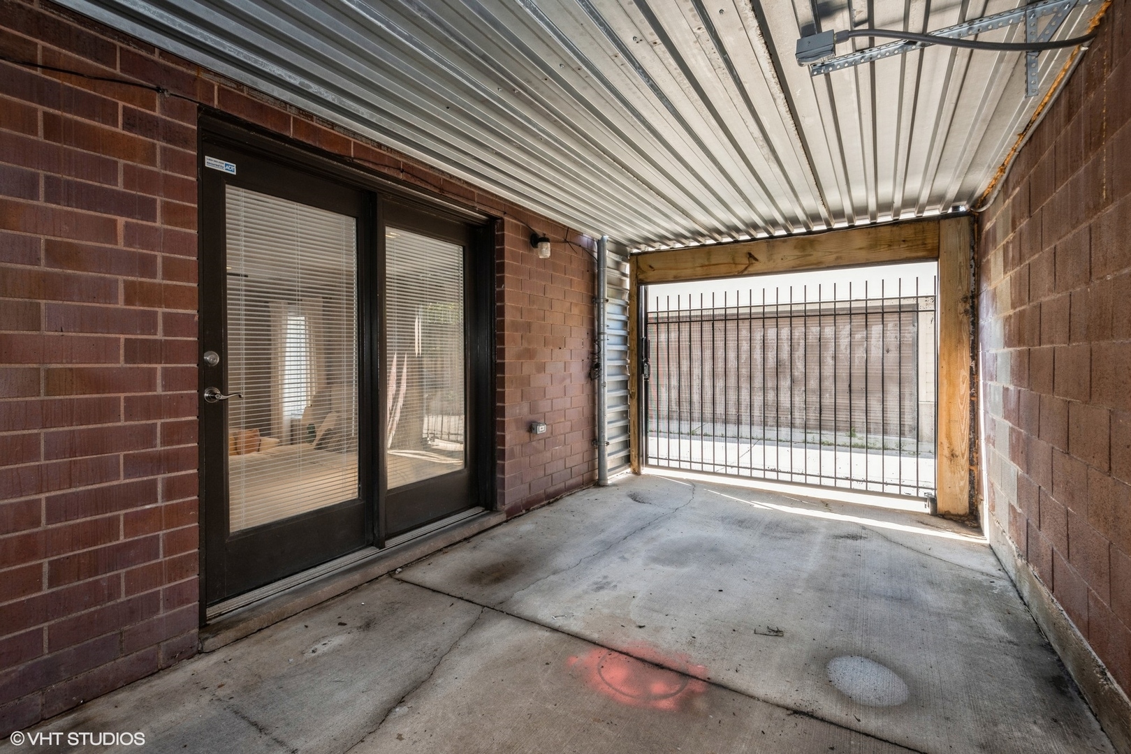 646 N Oakley Boulevard Unit: 1