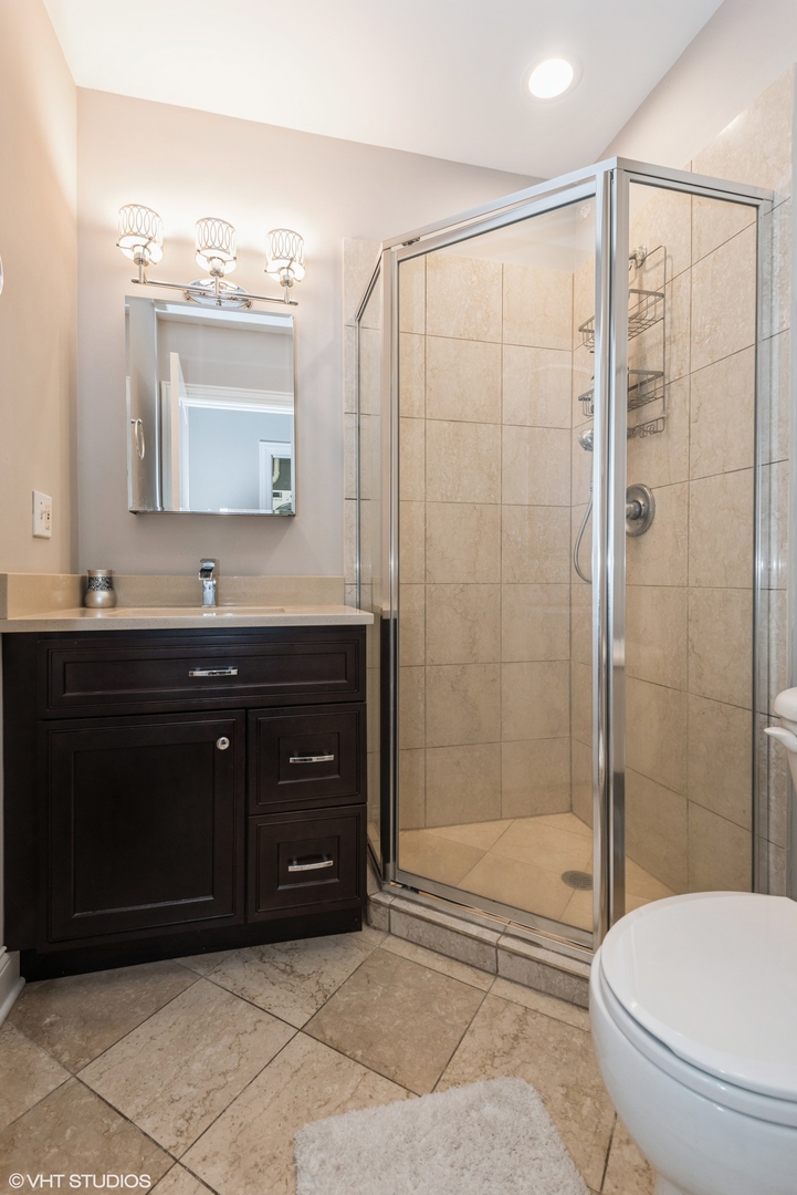 646 N Oakley Boulevard Unit: 1