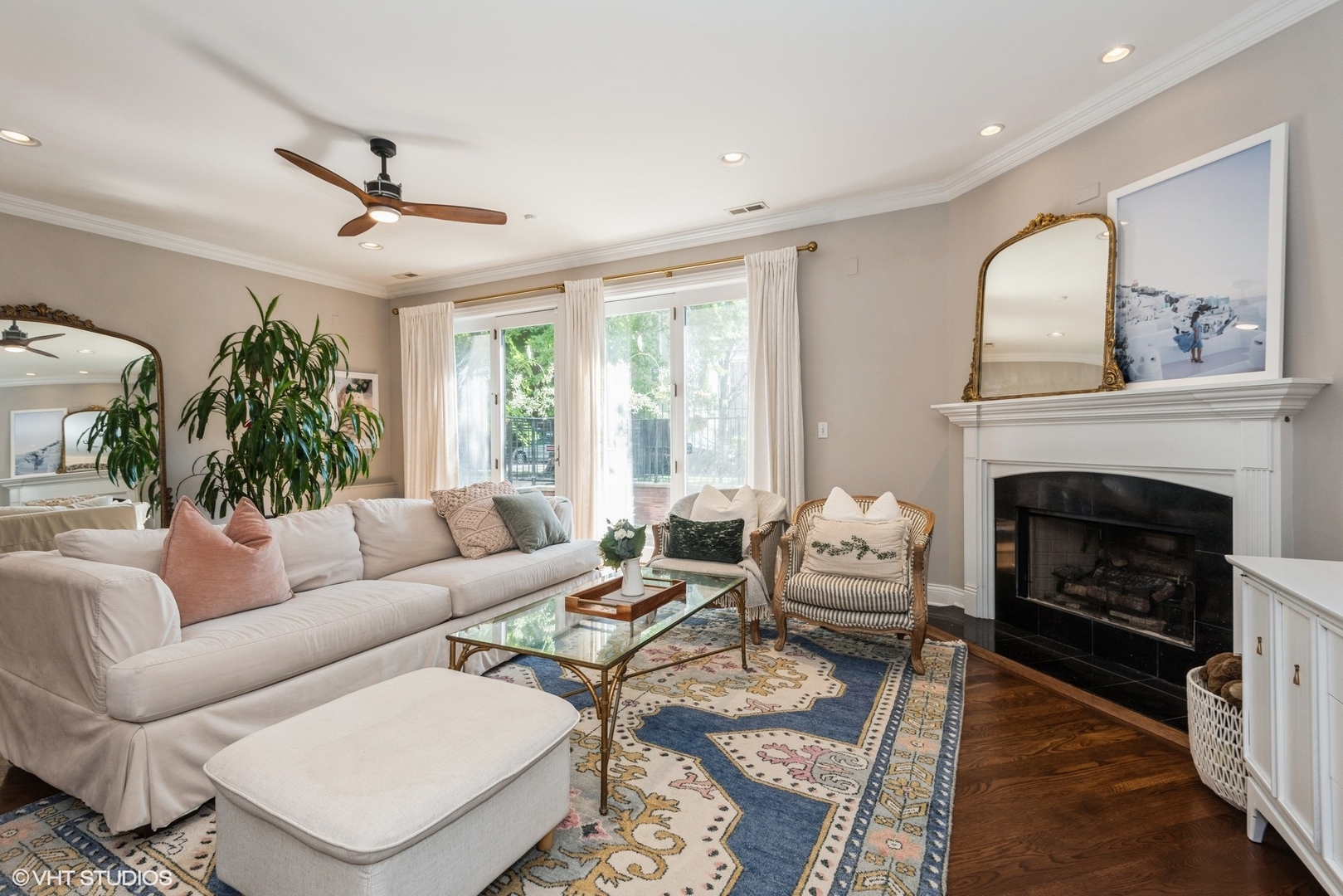 646 N Oakley Boulevard Unit: 1