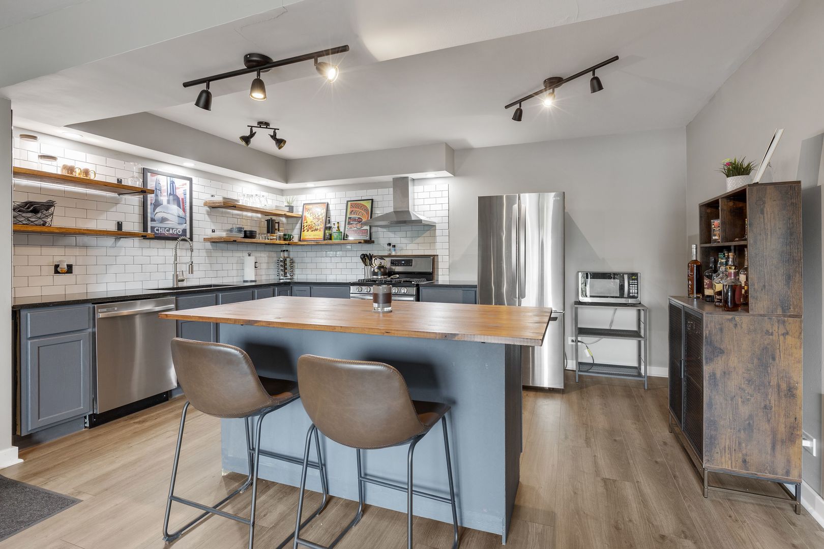 4913 W 109th Street Unit: 203