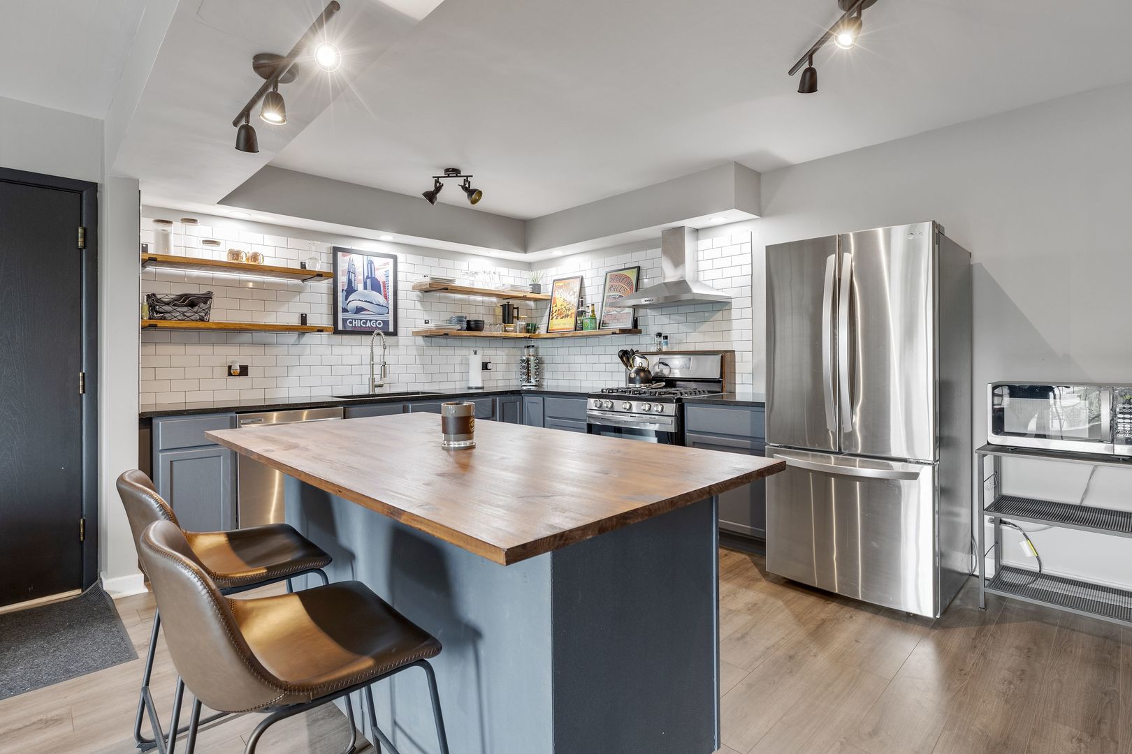 4913 W 109th Street Unit: 203