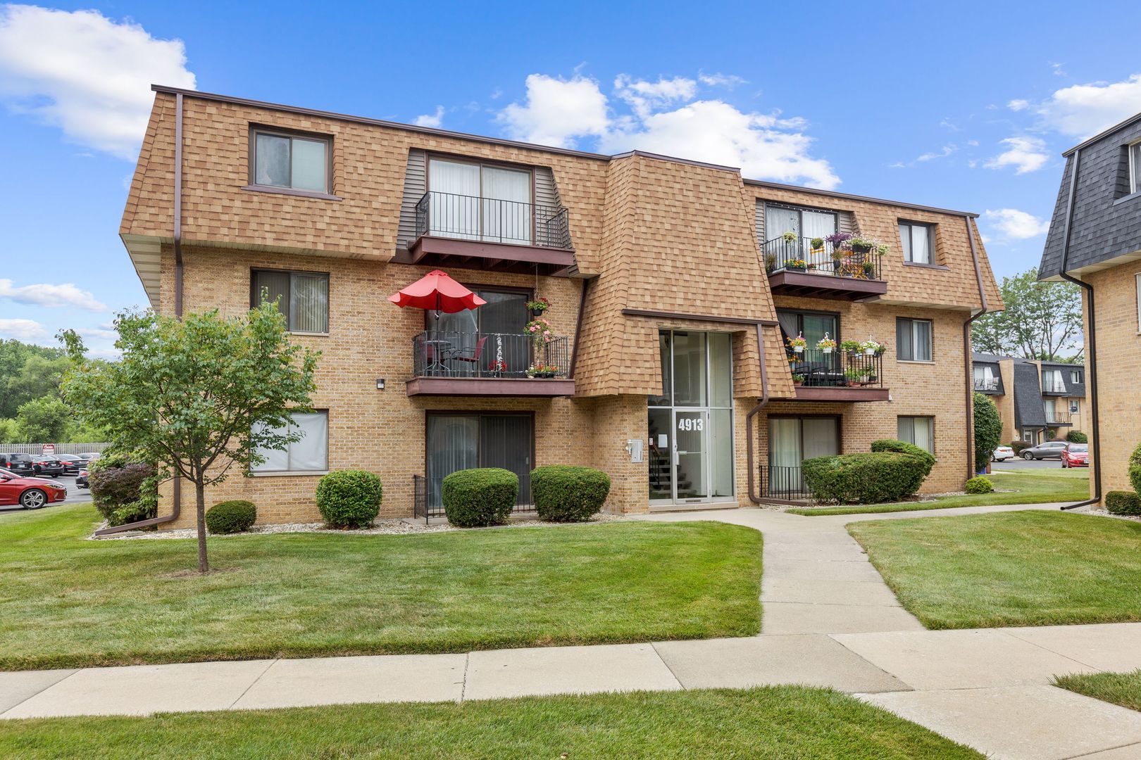 4913 W 109th Street Unit: 203