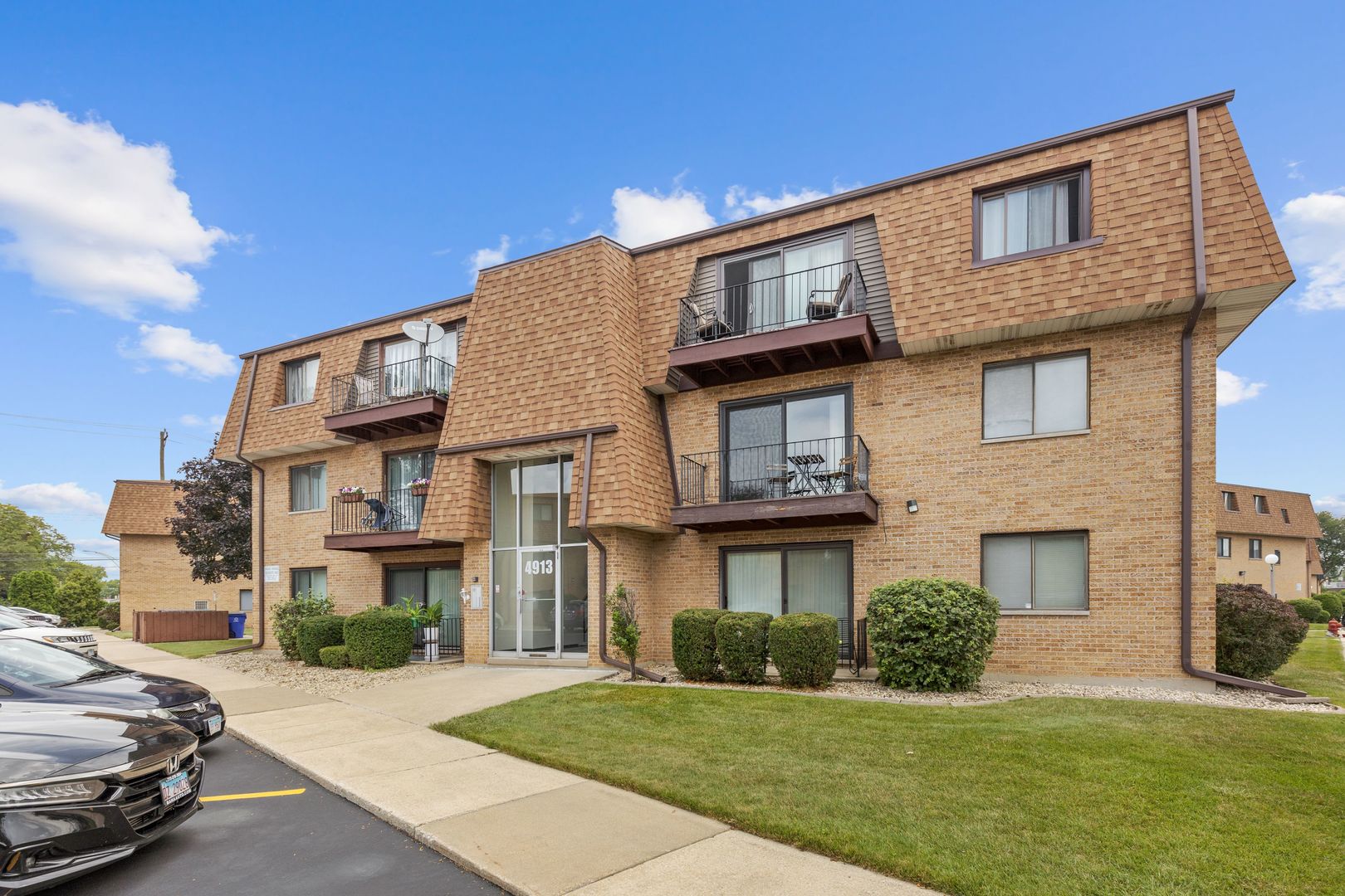 4913 W 109th Street Unit: 203