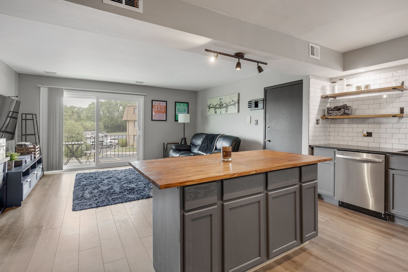 4913 W 109th Street Unit: 203