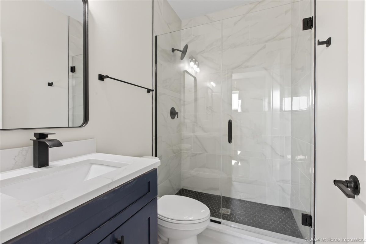 6517 S Drexel Avenue