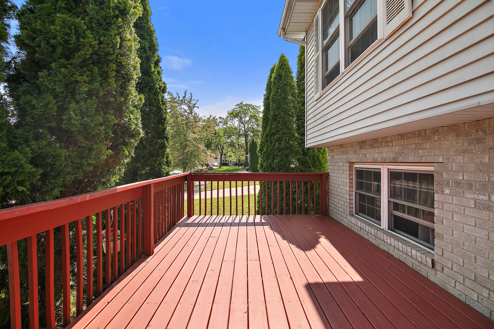 190 Knollwood Drive