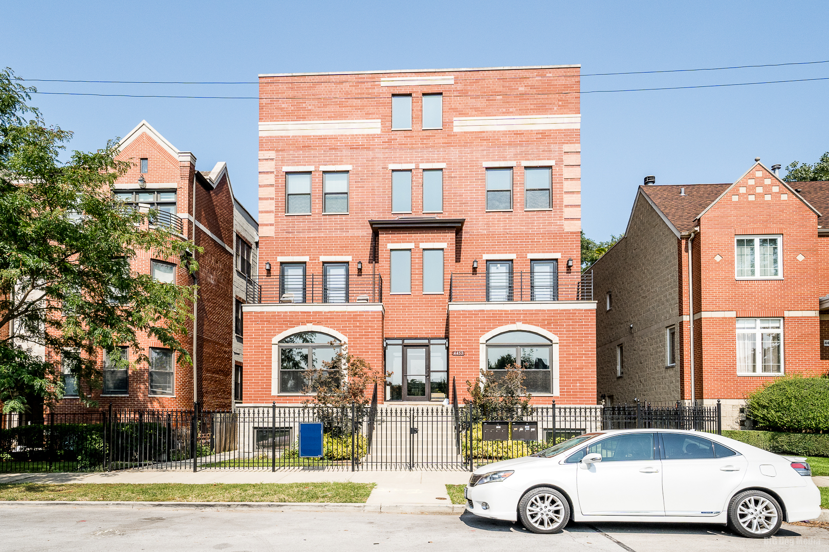 4453 S Lake Park Avenue Unit: 2