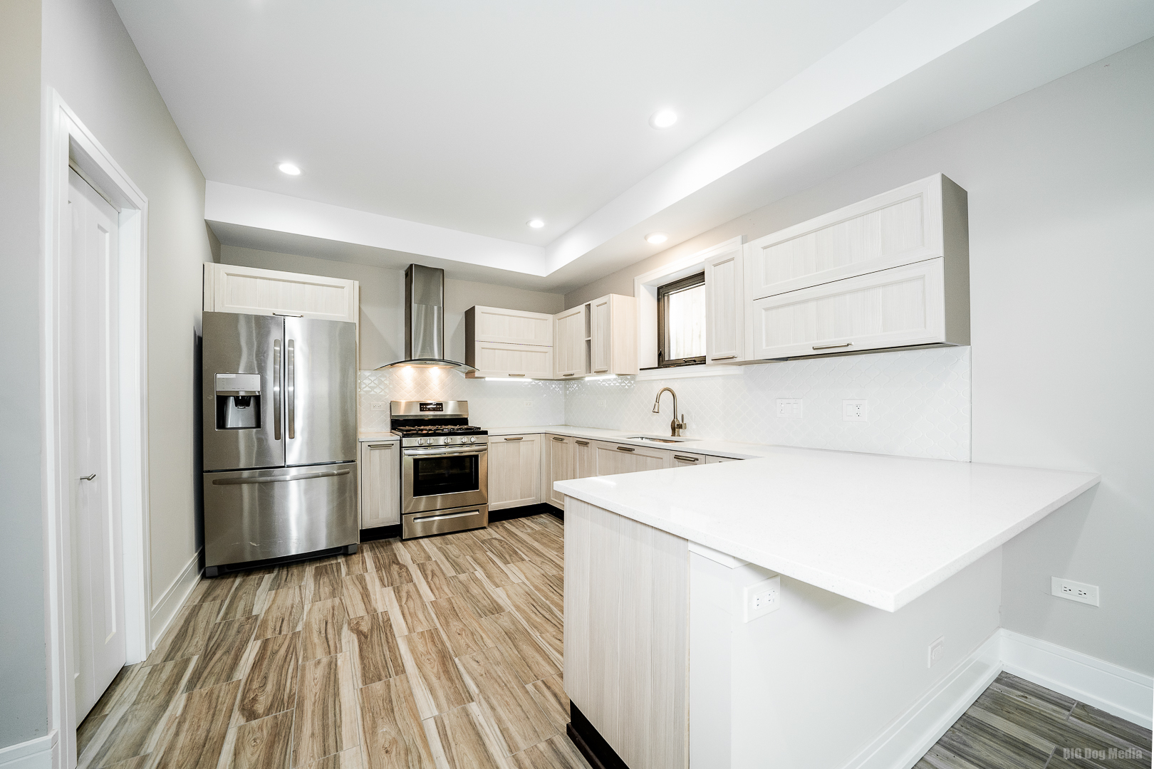 4453 S Lake Park Avenue Unit: 2