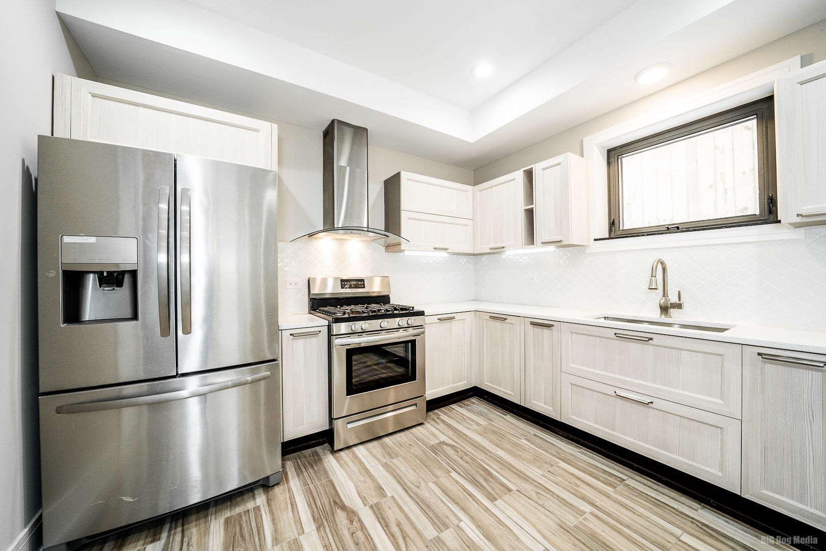 4453 S Lake Park Avenue Unit: 2