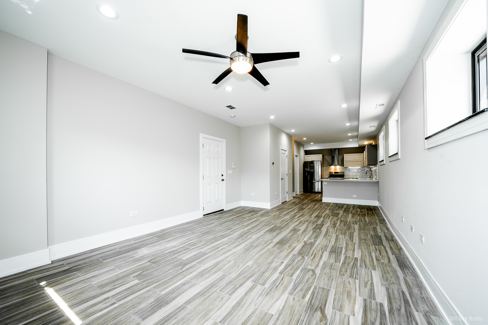 4453 S Lake Park Avenue Unit: 2