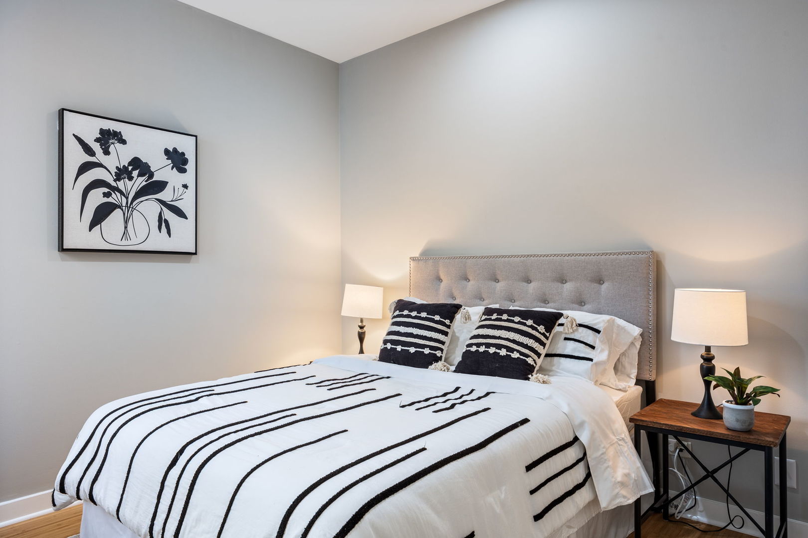 3126 W Walton Street Unit: 4