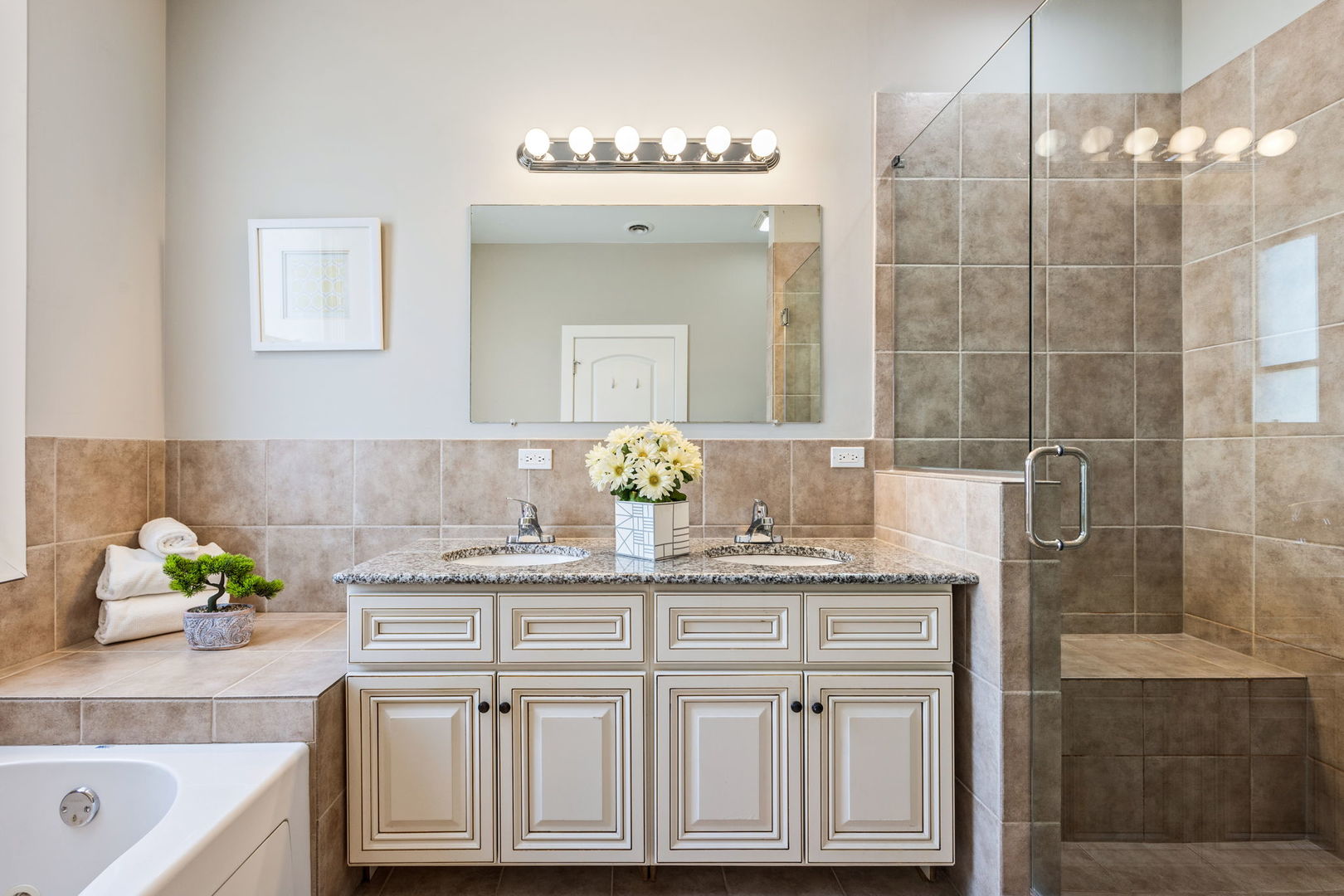 3126 W Walton Street Unit: 4