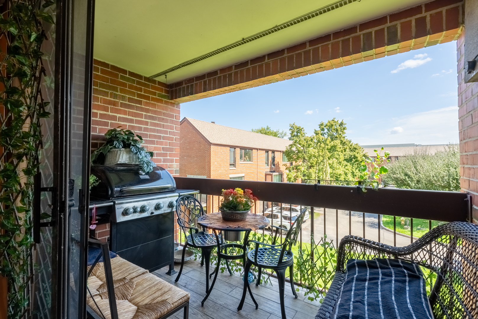 3801 Appian Way Unit: 207