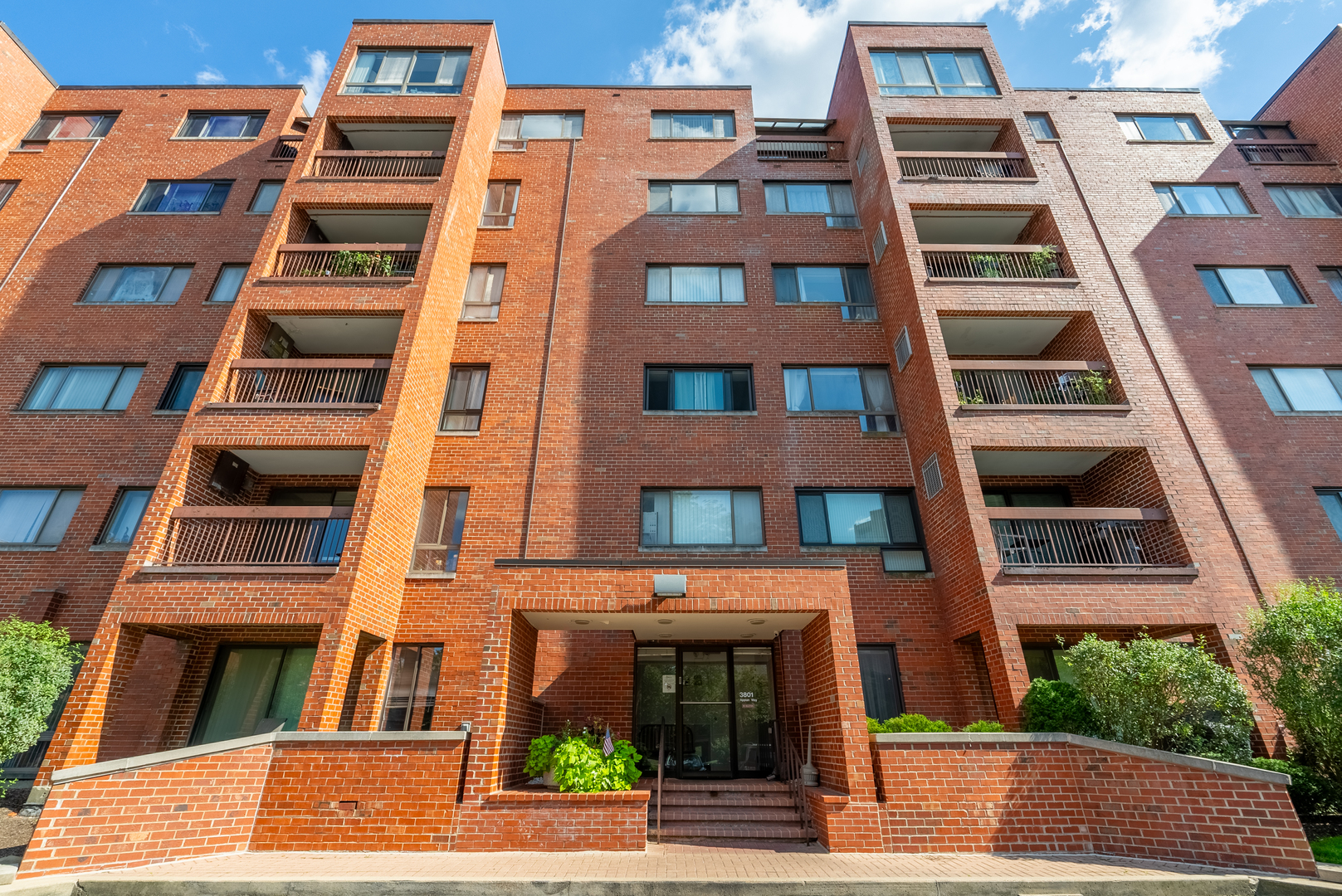 3801 Appian Way Unit: 207