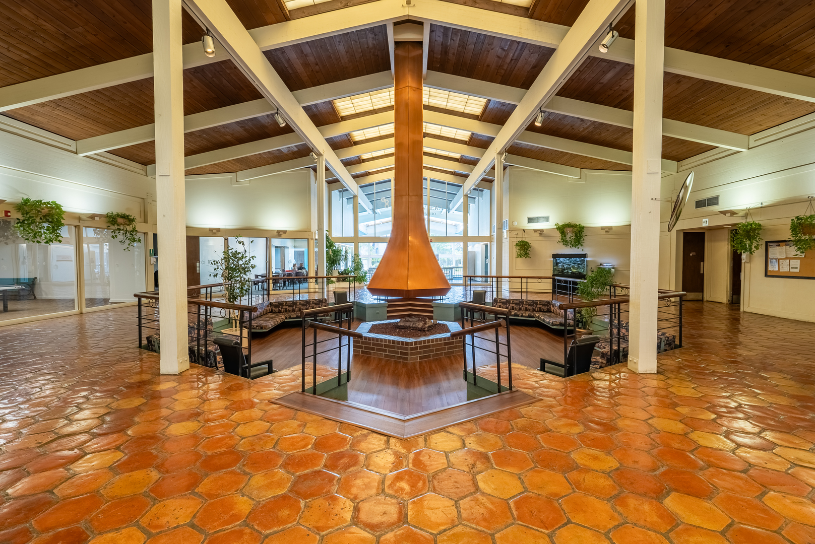 3801 Appian Way Unit: 207