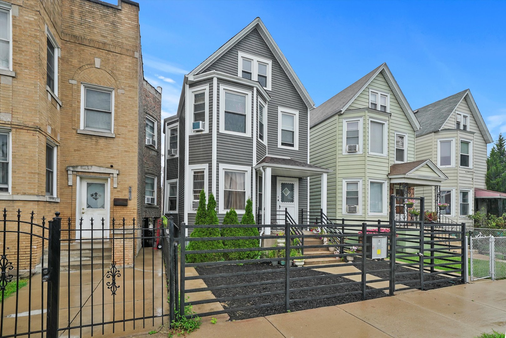 2020 N Kilbourn Avenue