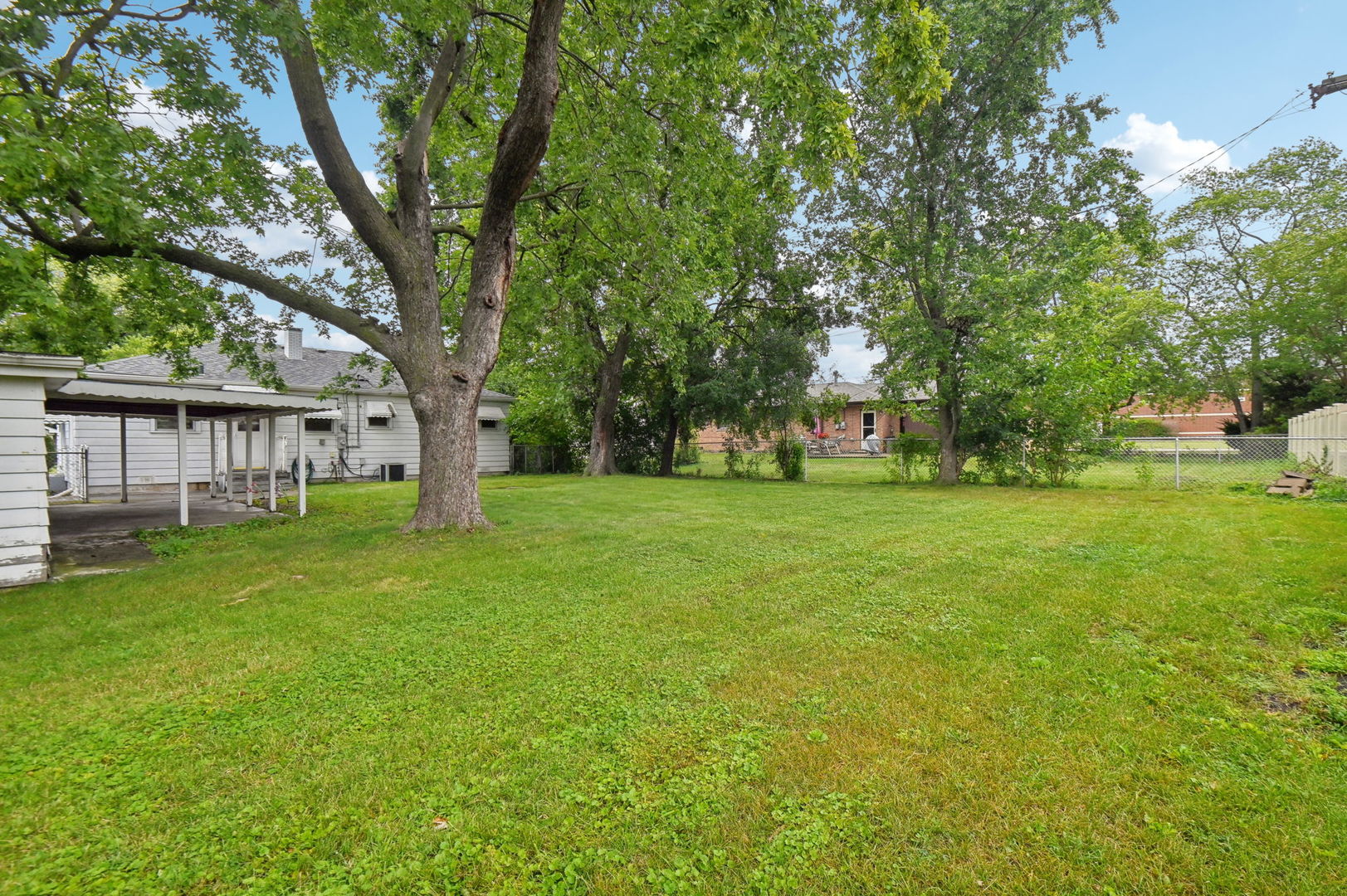 6405 W 85th Place
