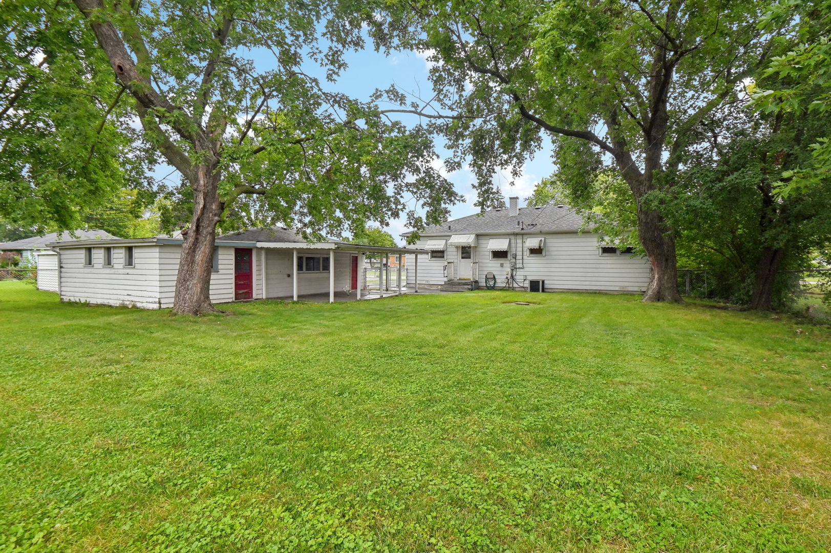 6405 W 85th Place