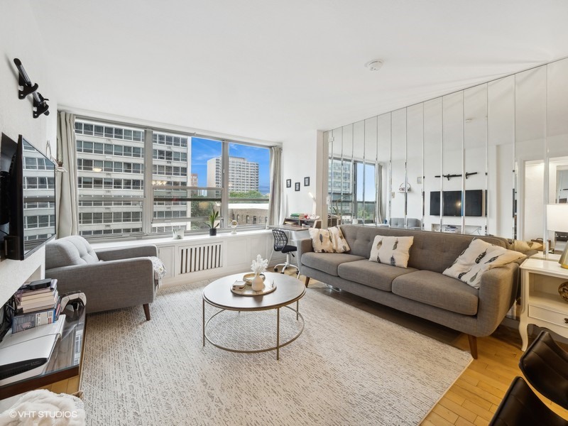 3550 N Lake Shore Drive Unit: 525