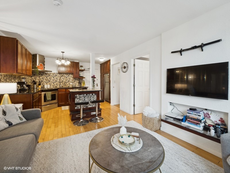 3550 N Lake Shore Drive Unit: 525