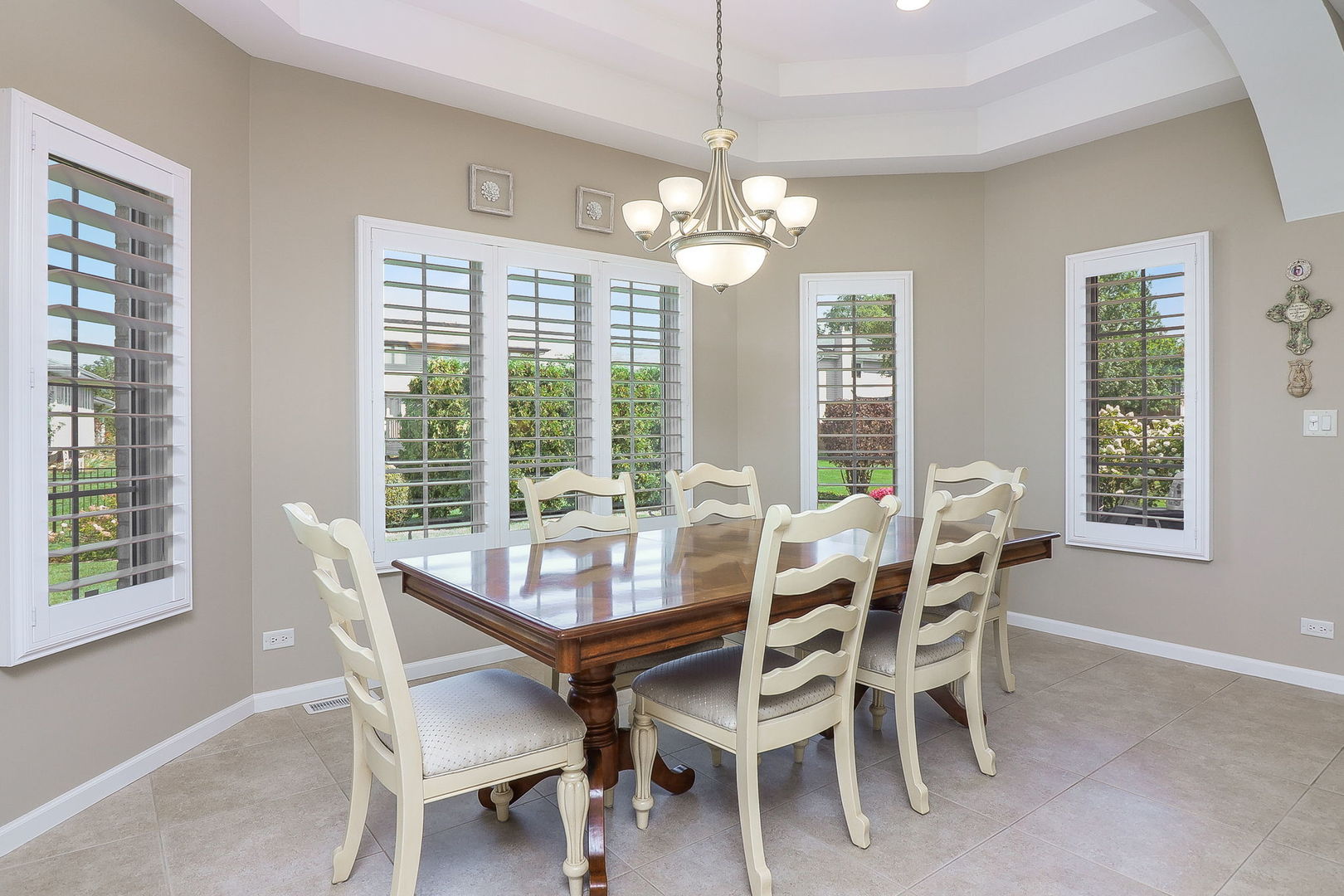 9910 Hastings Lane