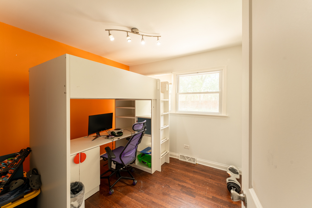 17011 Pine Court