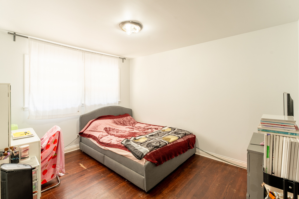 17011 Pine Court