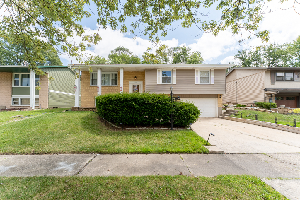 17011 Pine Court