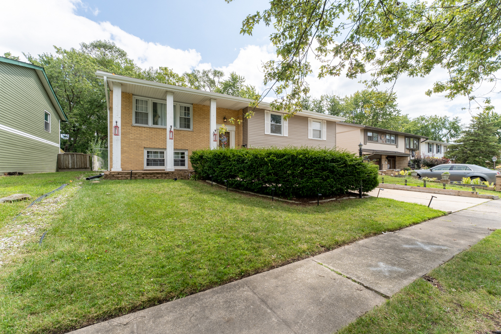 17011 Pine Court