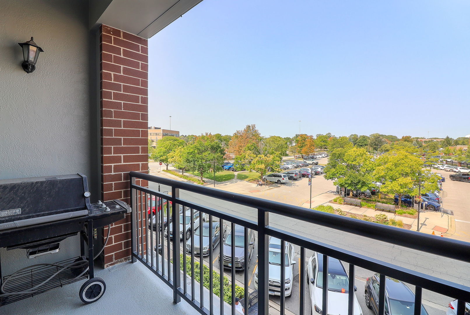 450 VILLAGE CENTER Drive Unit: 213