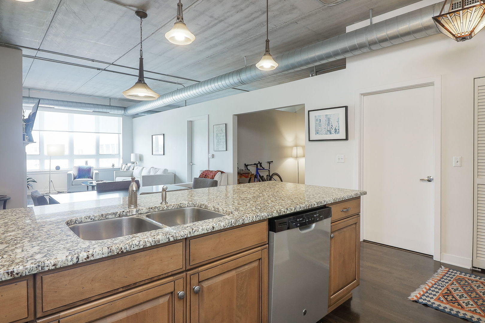 450 VILLAGE CENTER Drive Unit: 213