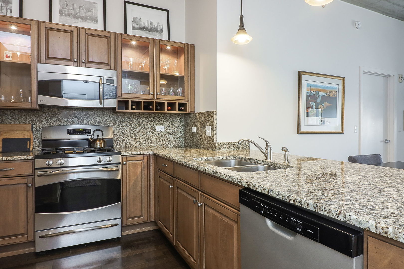 450 VILLAGE CENTER Drive Unit: 213