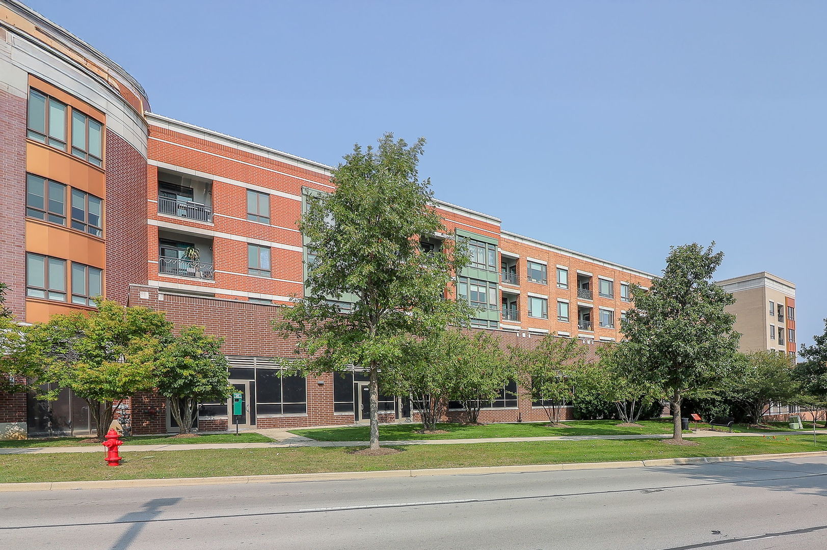 450 VILLAGE CENTER Drive Unit: 213